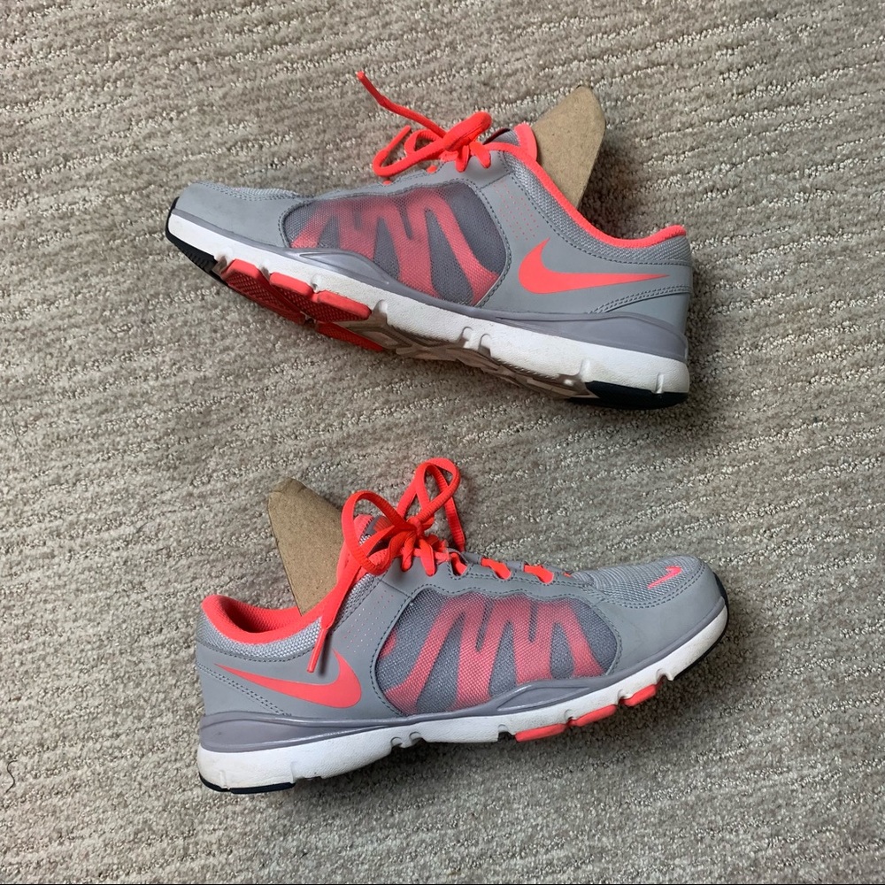 Nike Flex TR 2 Running Shoes Athletic Sneakers Gray Coral Size 9